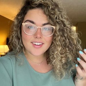 Meet your Posher, Savannah